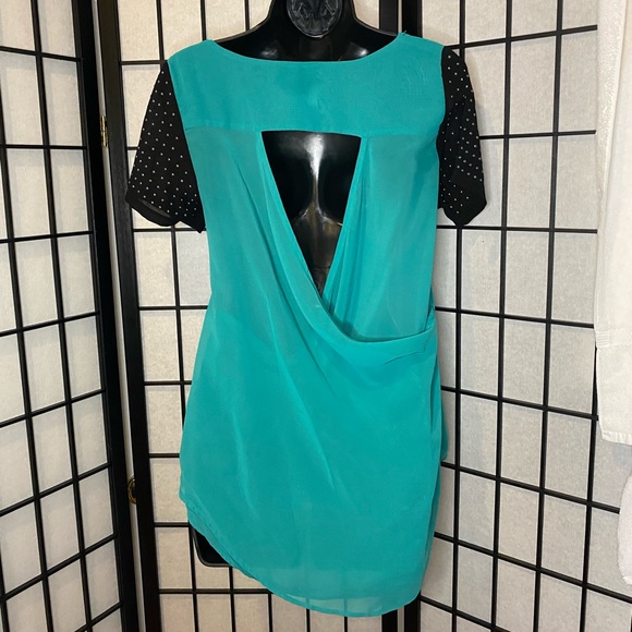 Chiffon open back blouse - Picture 7 of 7